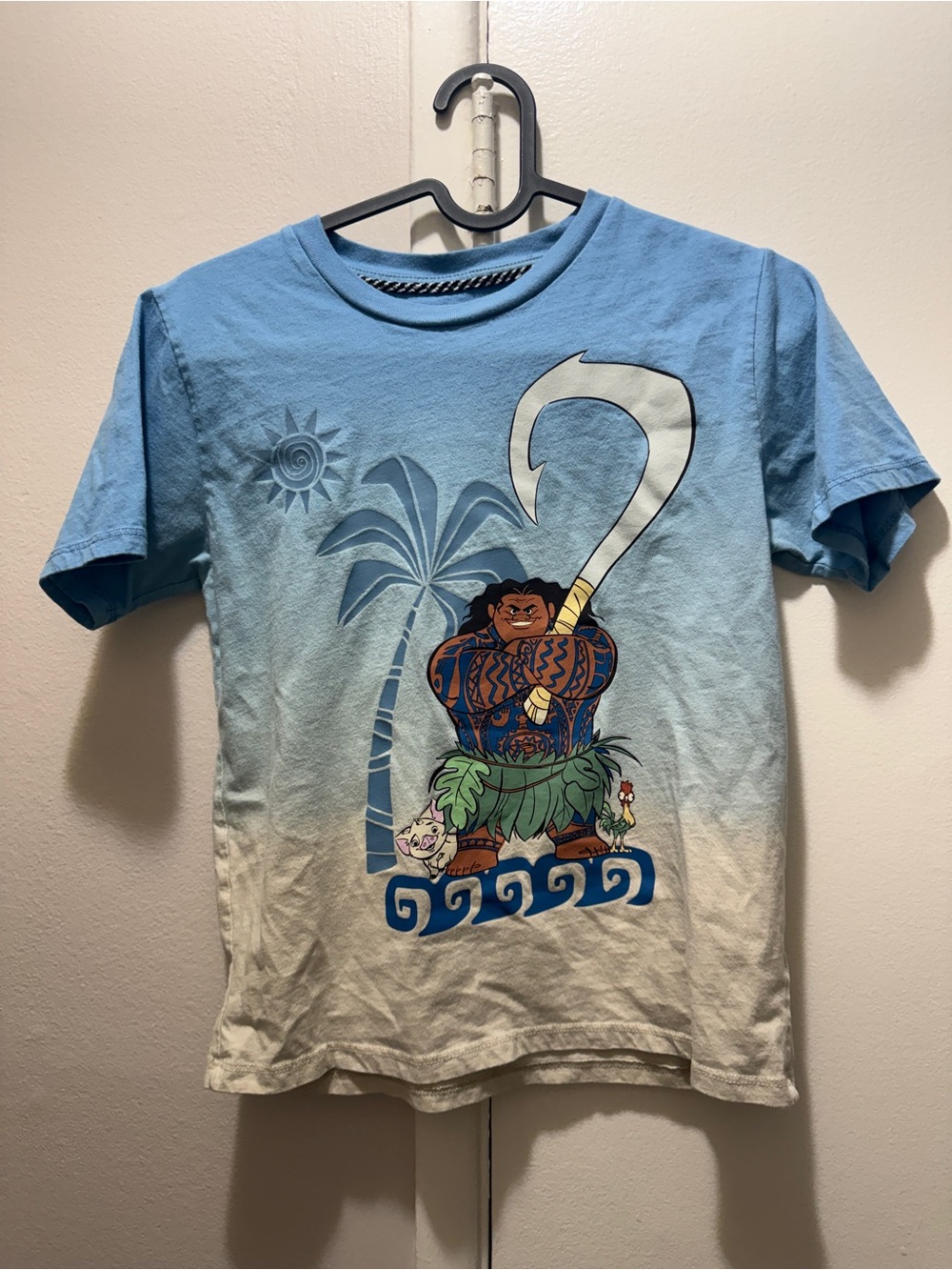 Disney boys tee MEDIUM